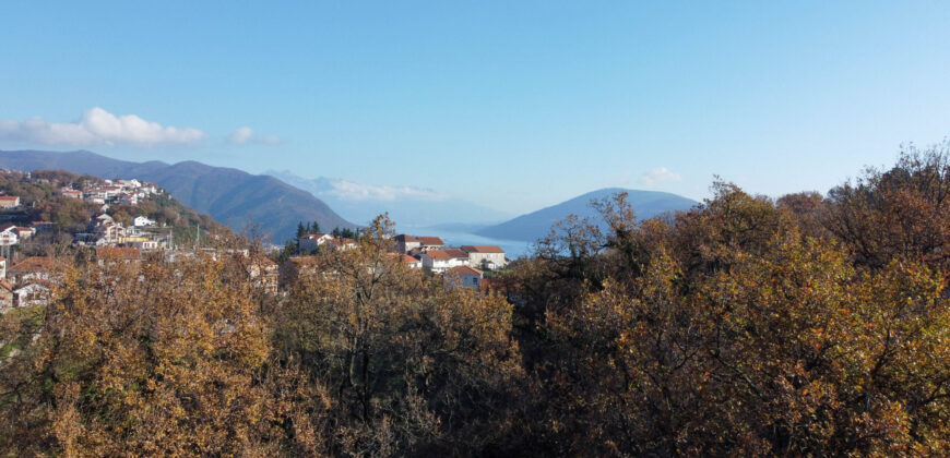 Neurbanizovano zemljište 903m2 , Srbina ,Herceg Novi