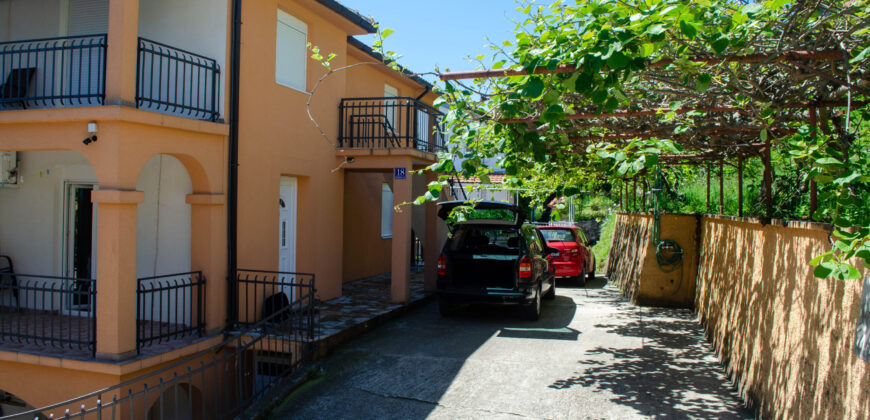 Kuća s apartmanima u Bijeloj, Herceg Novi