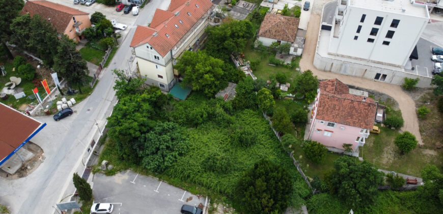 Urbanizovano zemljište 733m2 u Bijeloj ispod magistrale, Herceg Novi